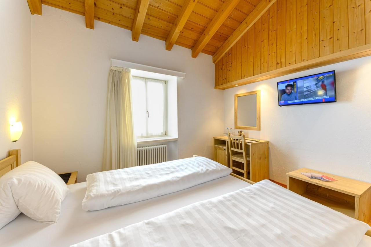 Hotel Centrale, Typically Swiss Poschiavo Bagian luar foto