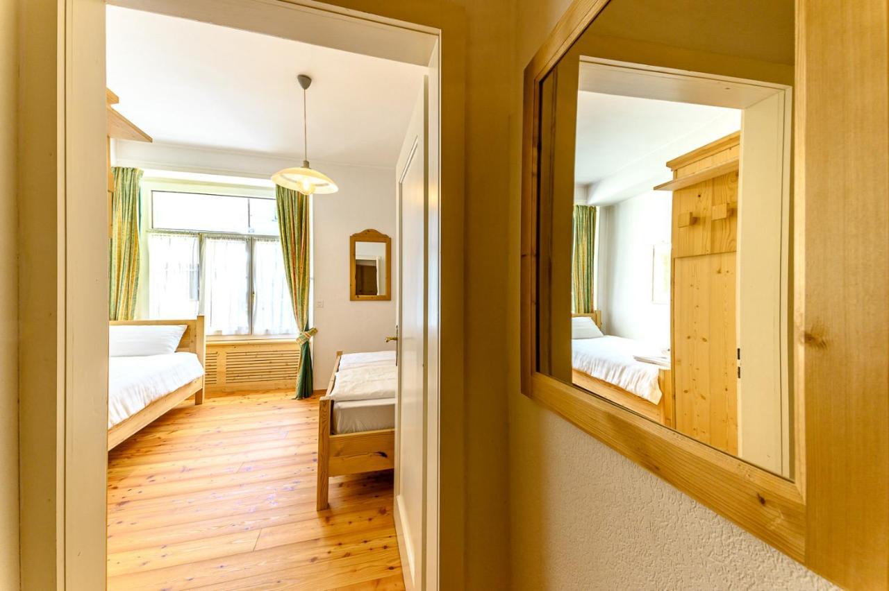 Hotel Centrale, Typically Swiss Poschiavo Bagian luar foto