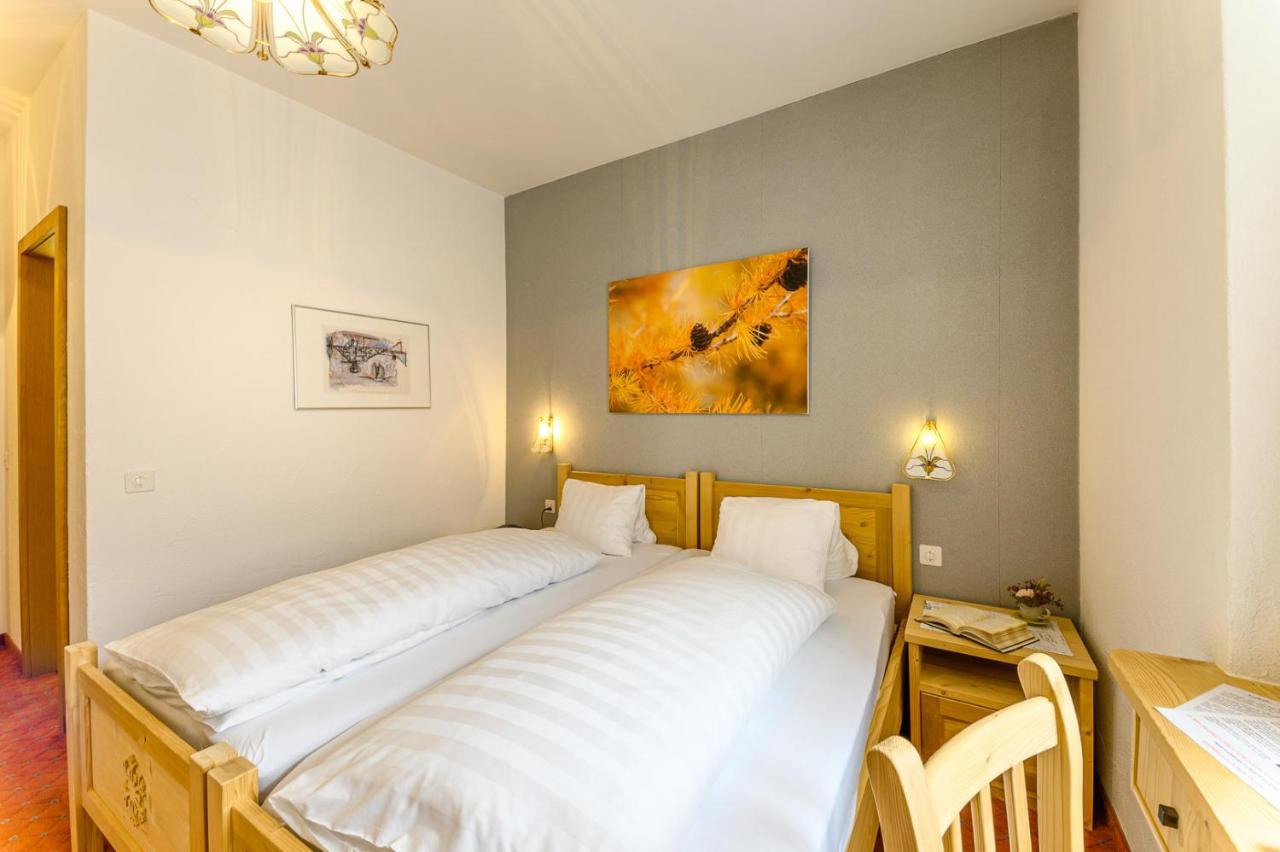 Hotel Centrale, Typically Swiss Poschiavo Bagian luar foto