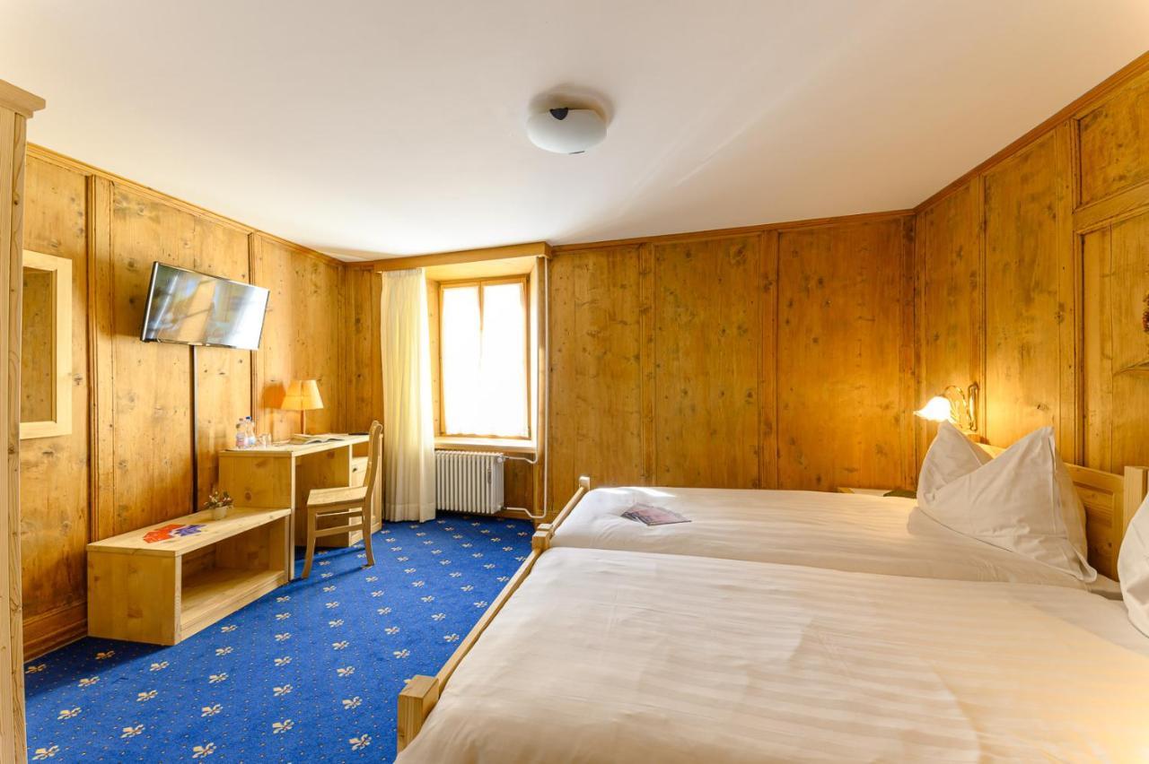 Hotel Centrale, Typically Swiss Poschiavo Bagian luar foto