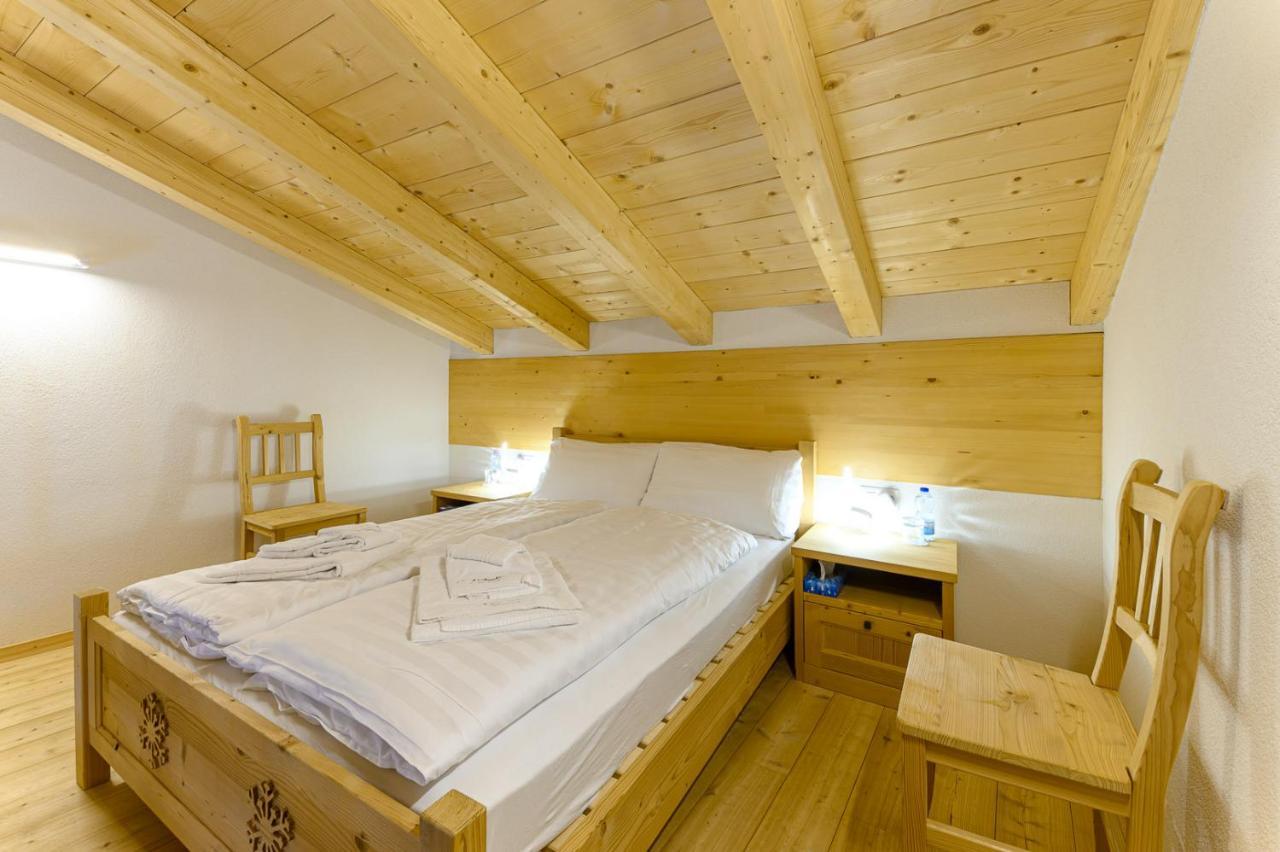 Hotel Centrale, Typically Swiss Poschiavo Bagian luar foto