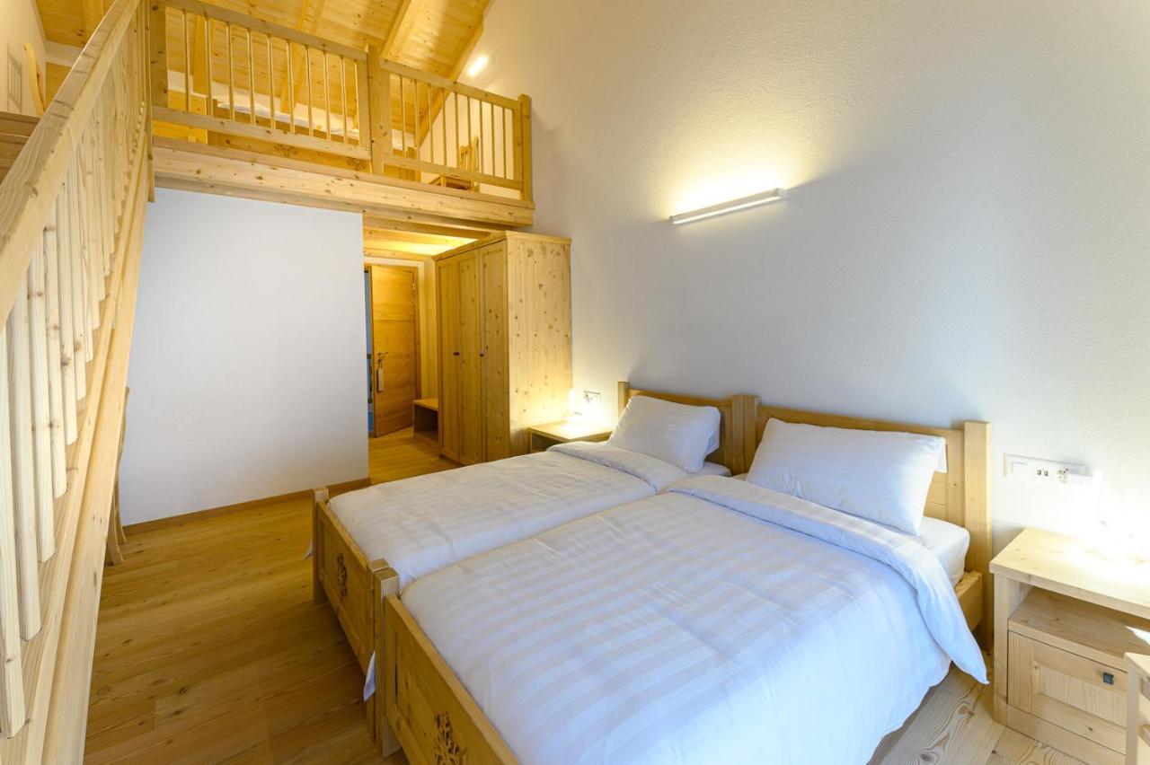 Hotel Centrale, Typically Swiss Poschiavo Bagian luar foto