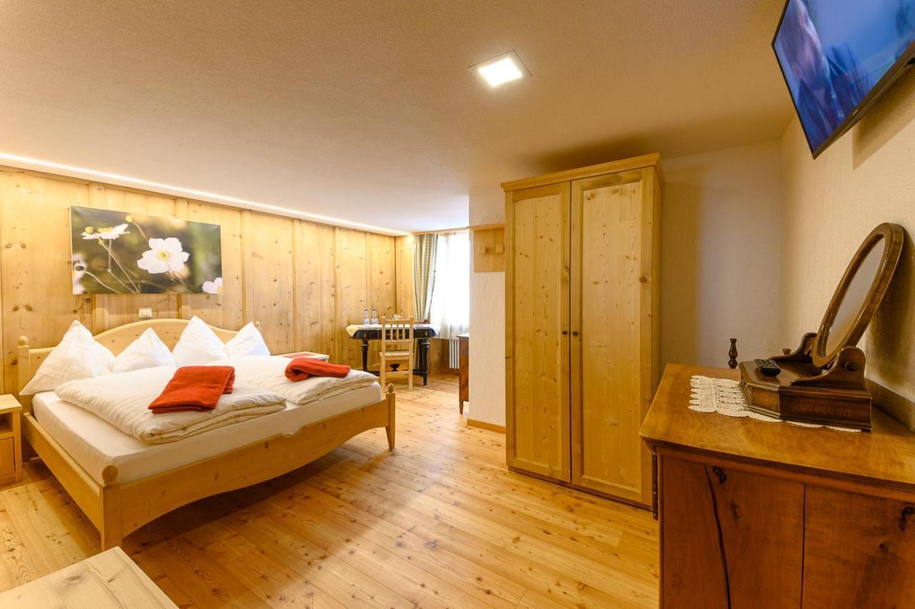 Hotel Centrale, Typically Swiss Poschiavo Bagian luar foto