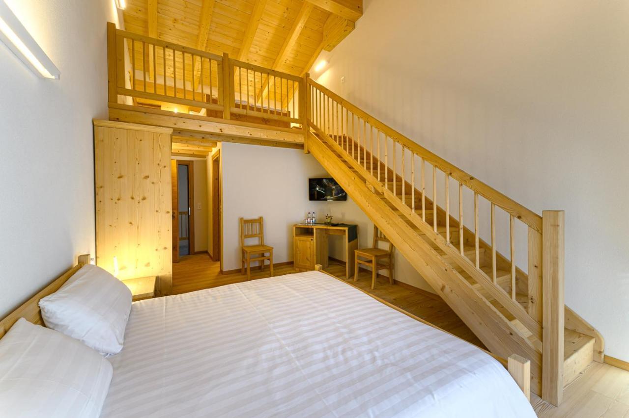 Hotel Centrale, Typically Swiss Poschiavo Bagian luar foto