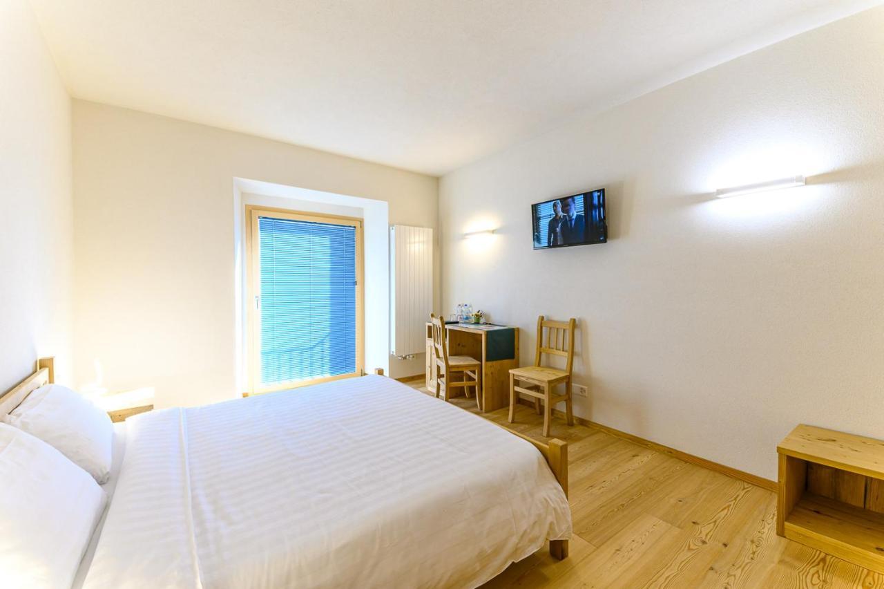 Hotel Centrale, Typically Swiss Poschiavo Bagian luar foto