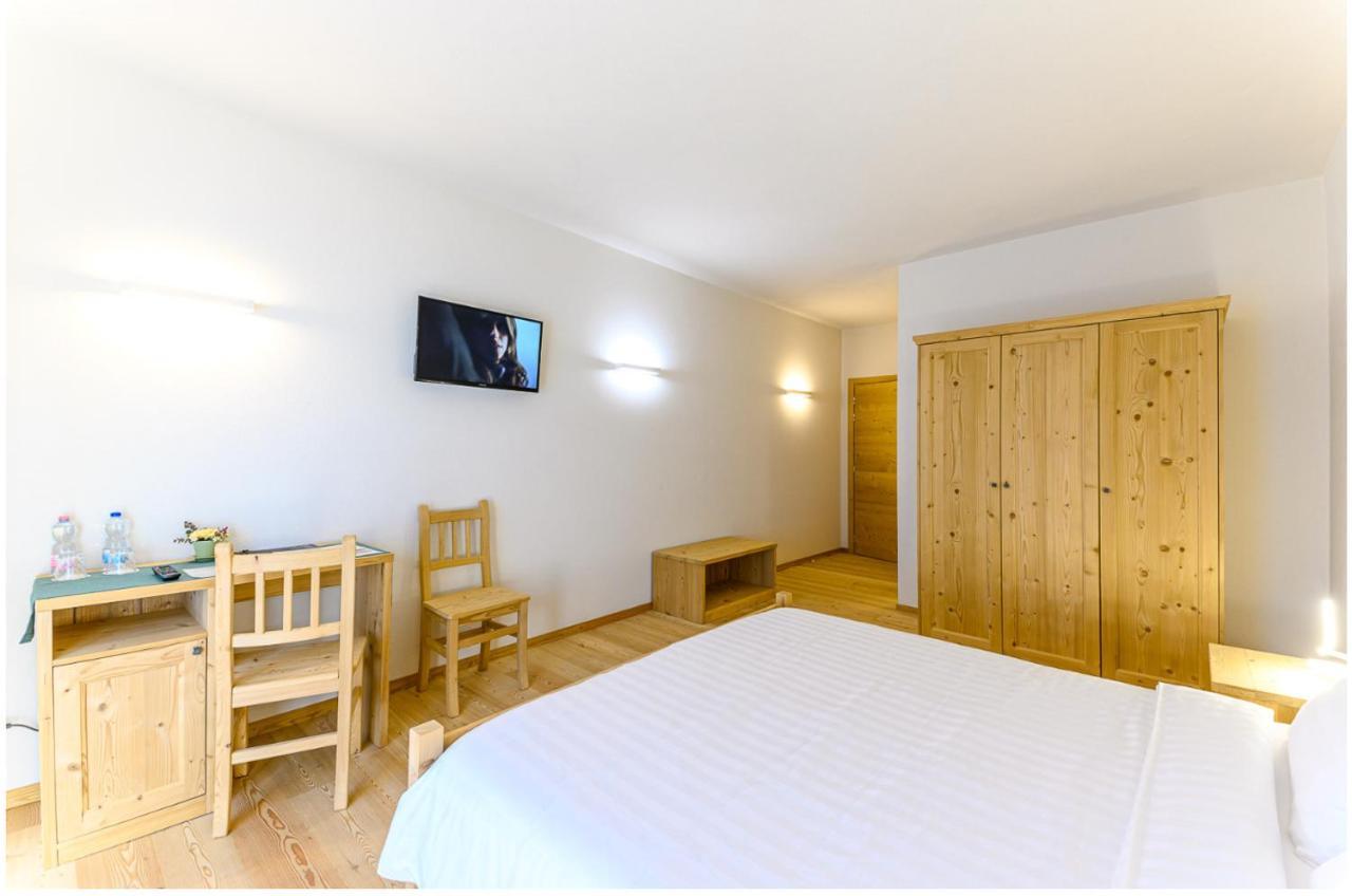 Hotel Centrale, Typically Swiss Poschiavo Ruang foto
