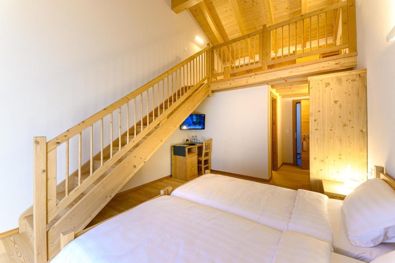 Hotel Centrale, Typically Swiss Poschiavo Bagian luar foto