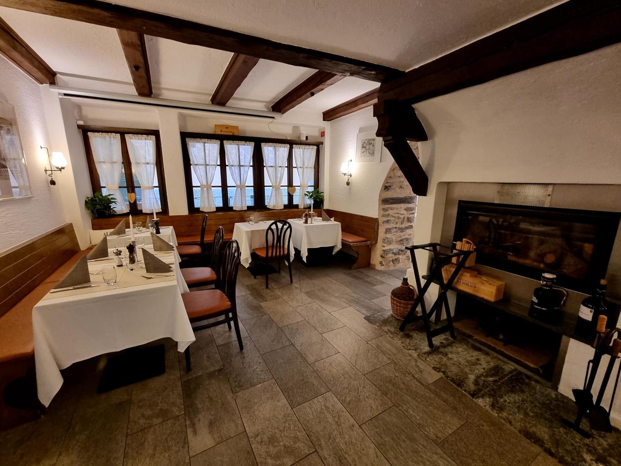 Hotel Centrale, Typically Swiss Poschiavo Bagian luar foto
