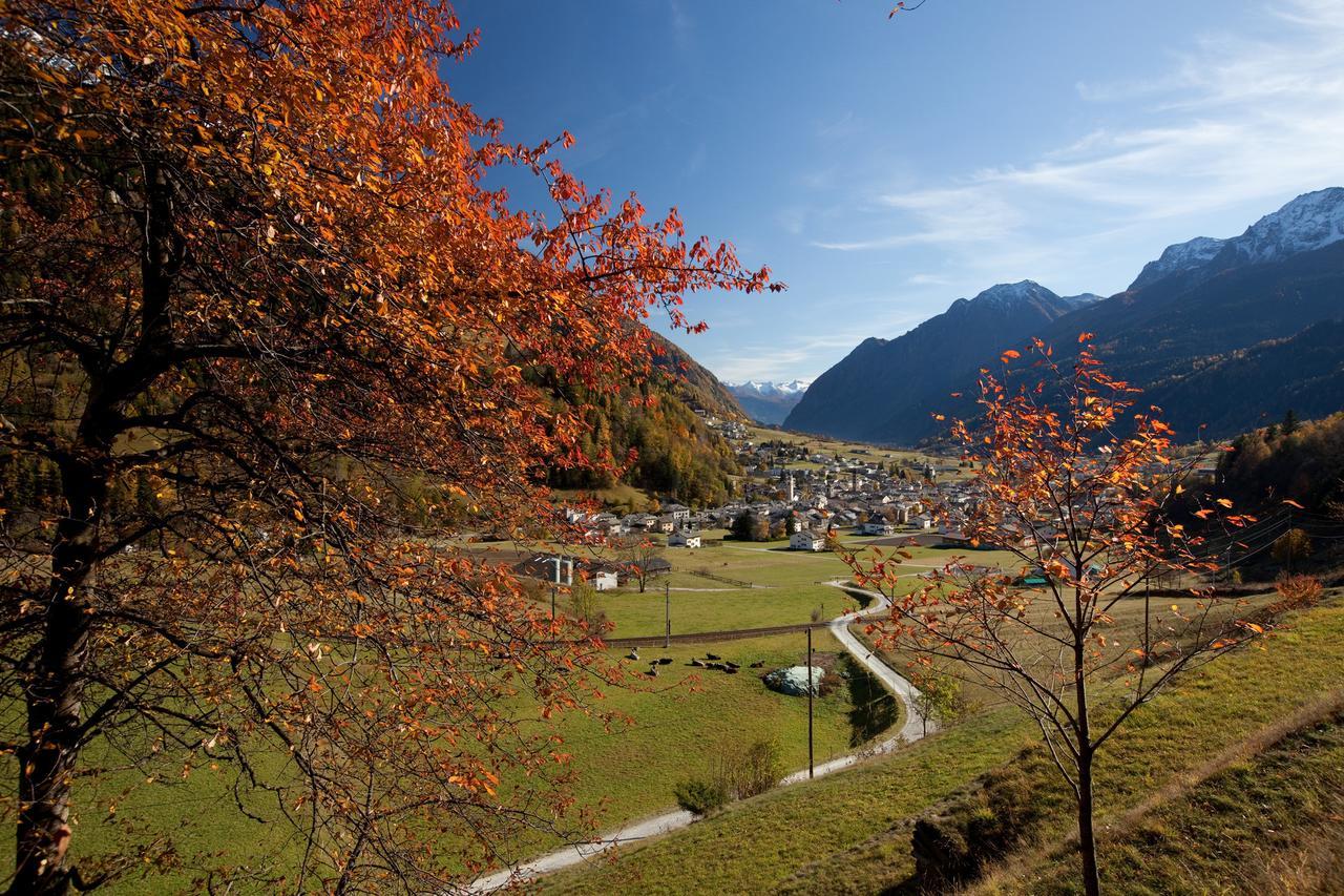 Hotel Centrale, Typically Swiss Poschiavo Bagian luar foto