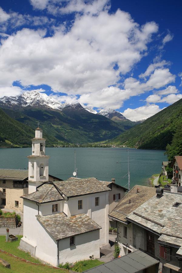 Hotel Centrale, Typically Swiss Poschiavo Bagian luar foto