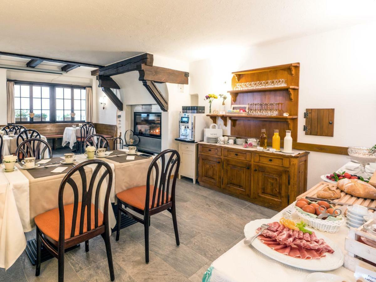 Hotel Centrale, Typically Swiss Poschiavo Bagian luar foto